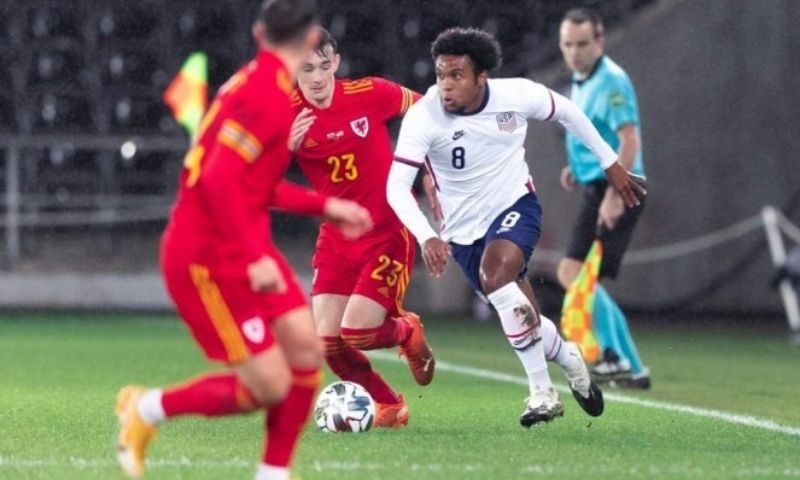 Độ xoáy và điểm rơi của những quả tạt từ biên quyết định đến 90% khả năng thành bàn của các tình huống không chiến.