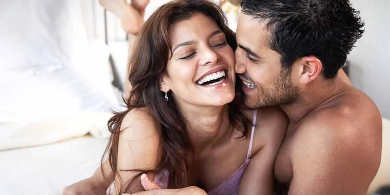 Giật mạnh không phải tiêu chuẩn duy nhất để đánh giá cực khoái; trải nghiệm tình dục lành mạnh cần dựa trên cảm giác thoải mái và đồng thuận.